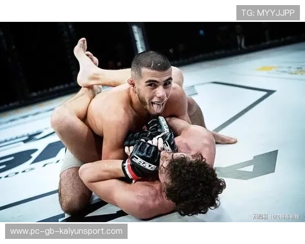 UFC布莱德强力抱摔锁定胜利